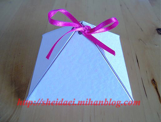 09-pyramid-box-how-to-make-6a.jpg